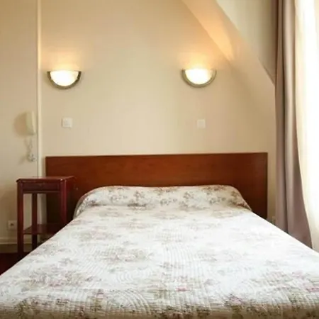 Grand De L'europe Hotel Parigi