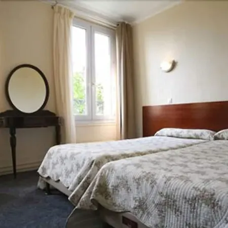 Grand De L'europe Hotel Parigi