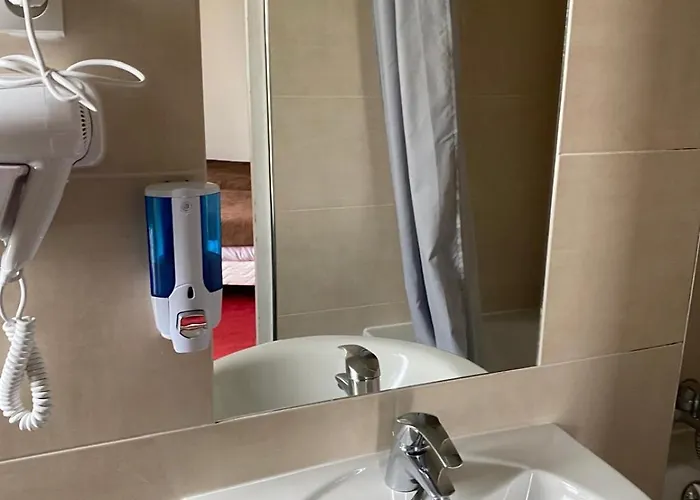 Grand De L'europe Hotel Paryż